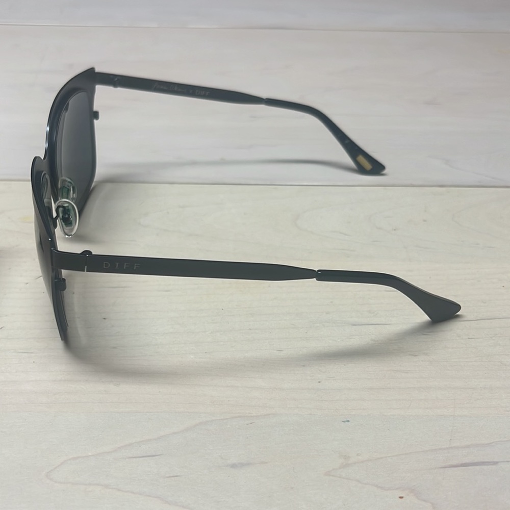 Sunglasses - Picture 2 of 3